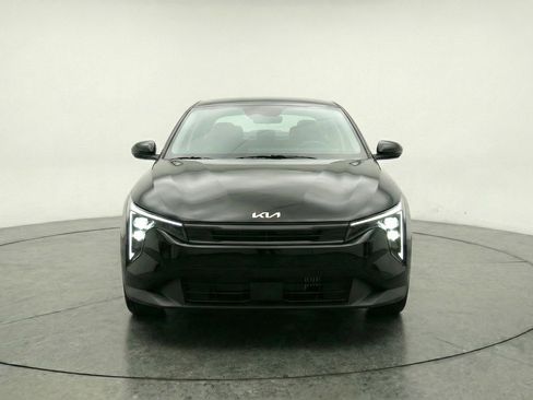 Used 2025 Kia K4 LXS image 2
