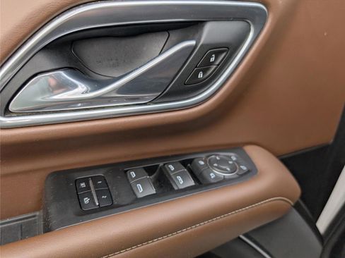 Used 2021 Chevrolet Tahoe High Country image 12