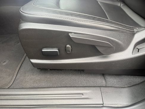 Used 2022 GMC Canyon Elevation w/ Elevation Premium Package image 23