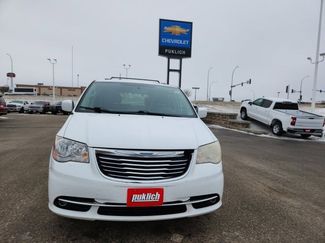 Used 2014 Chrysler Town & Country Touring video 2