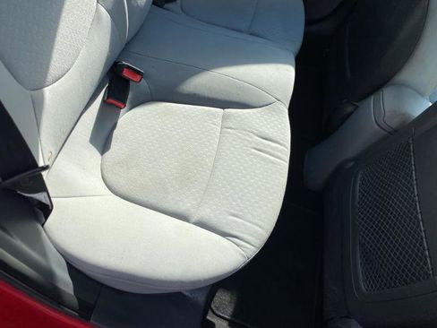 Used 2014 Hyundai Accent SE image 19