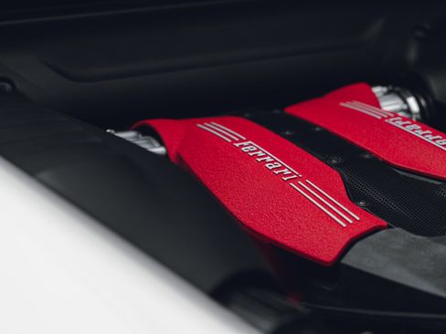 Used 2018 Ferrari 488 GTB RWD image 30