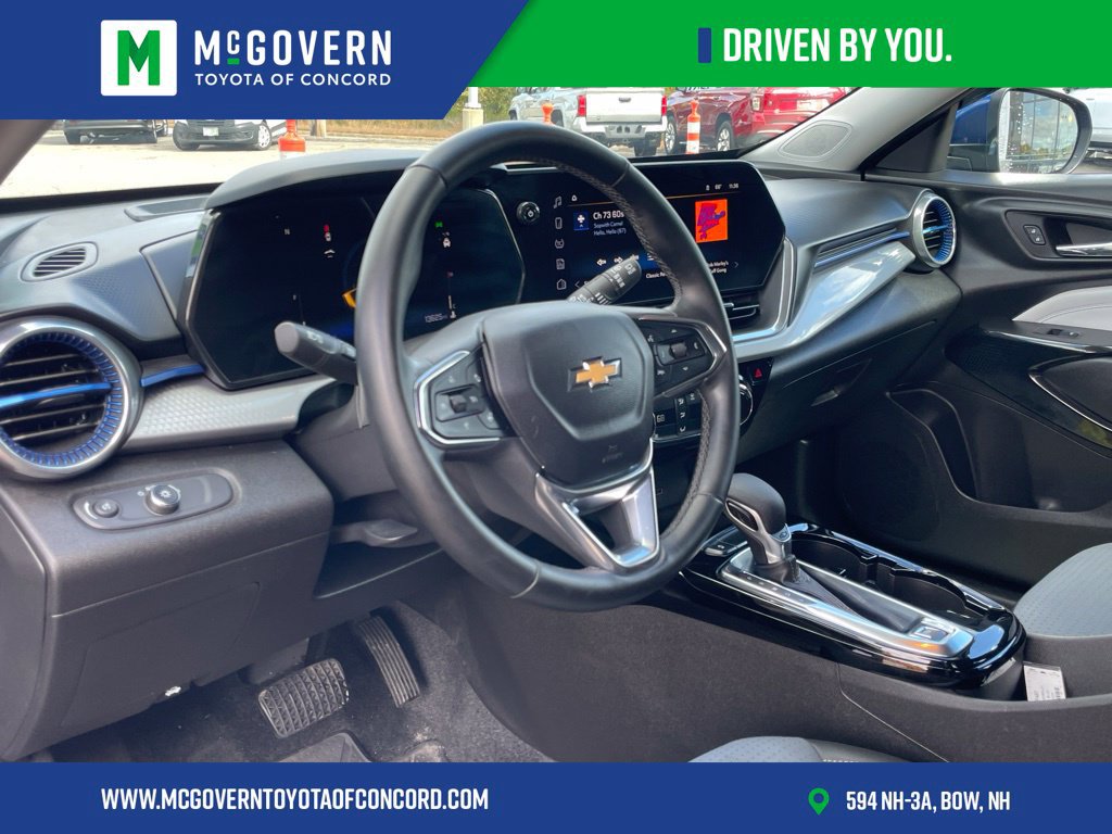 Used 2024 Chevrolet Trax LT w/ Driver Confidence Package FWD image 12