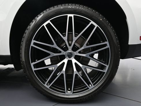 Certified 2026 Porsche Macan AWD/4WD image 26