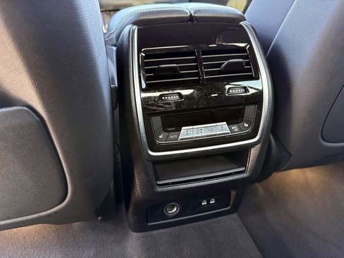 Used 2023 BMW X7 M60i image 17