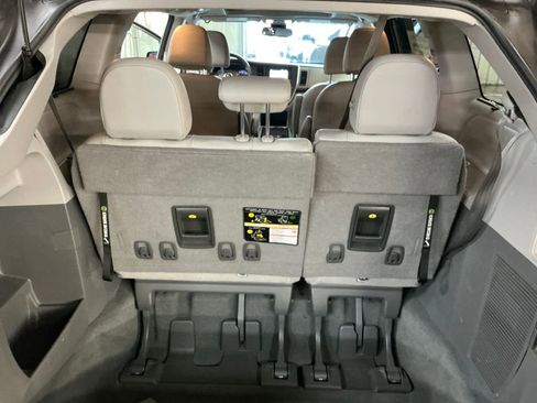 Certified 2020 Toyota Sienna XLE w/ XLE Navigation Package image 22