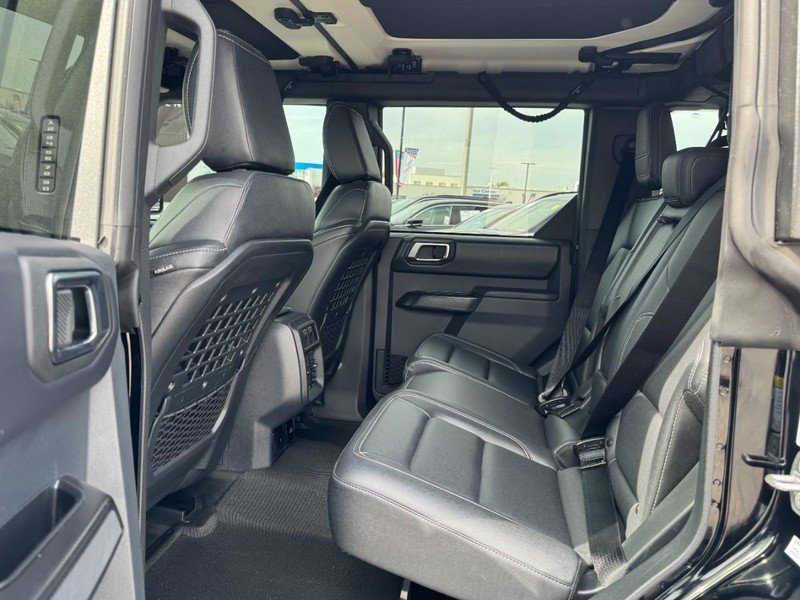 Used 2025 Ford Bronco Badlands AWD/4WD image 12