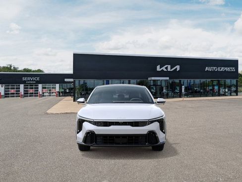 New 2025 Kia K4 GT-Line Turbo image 2