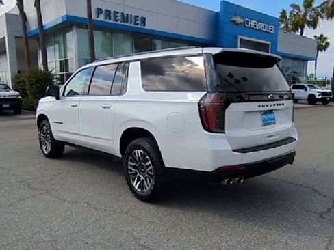 Used 2025 Chevrolet Suburban Z71 AWD/4WD image 6