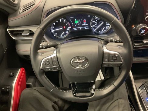 Used 2021 Toyota Highlander XSE image 7
