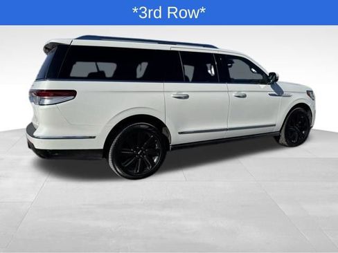 Used 2024 Lincoln Navigator L Reserve image 3
