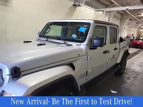 Used 2022 Jeep Gladiator Overland w/ Popular Equipment Package AWD/4WD image 1