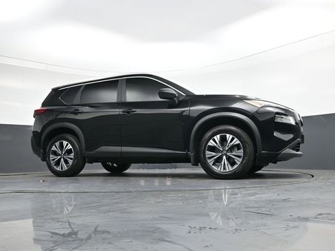 Used 2023 Nissan Rogue SV w/ SV Premium B Package image 33