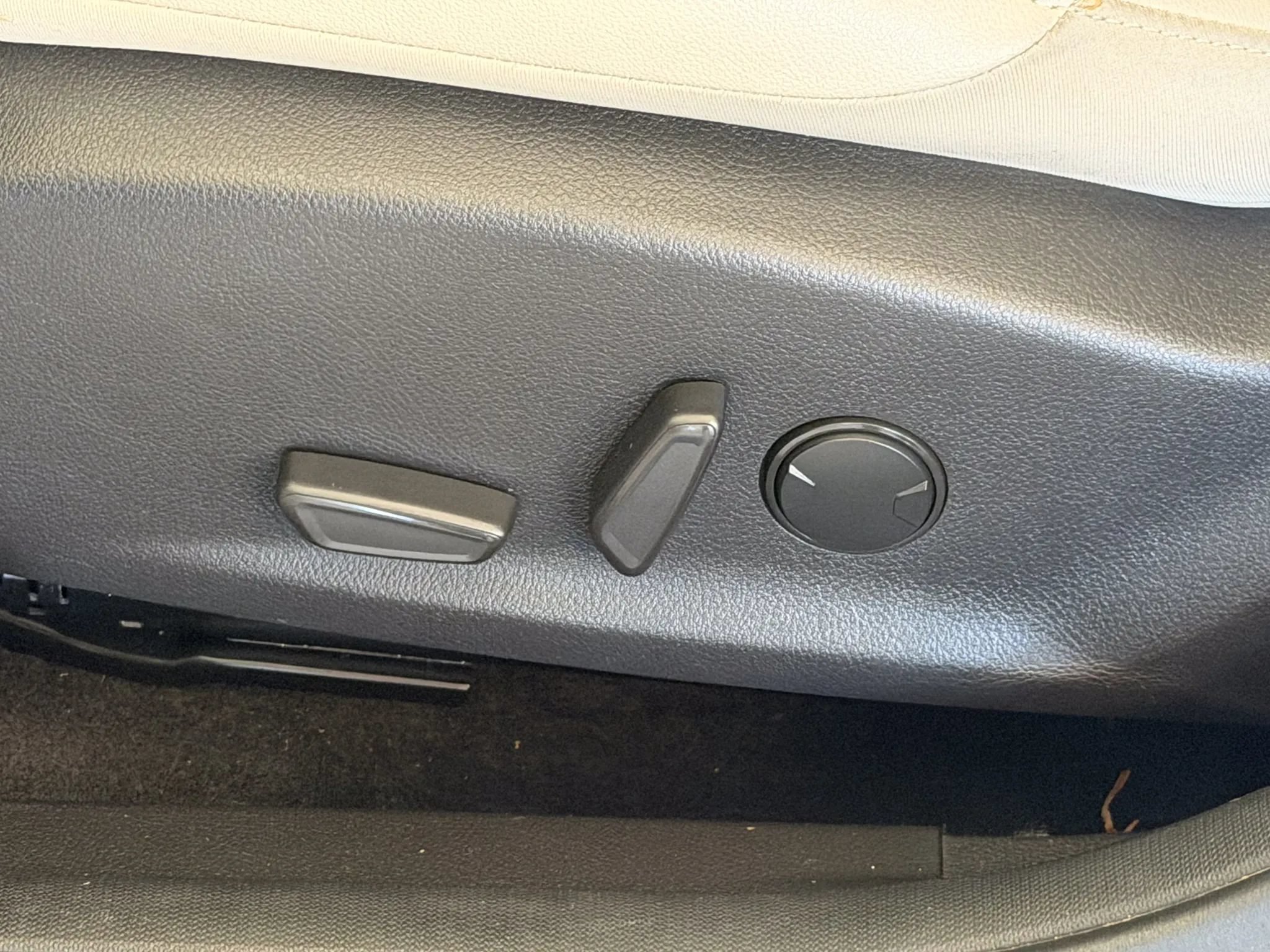 Used 2018 Ford Focus Titanium FWD image 18