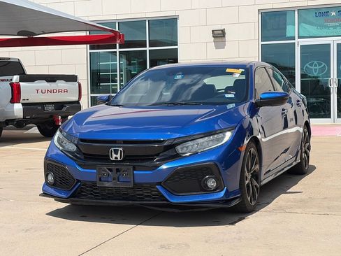 Used 2019 Honda Civic Sport Touring image 4