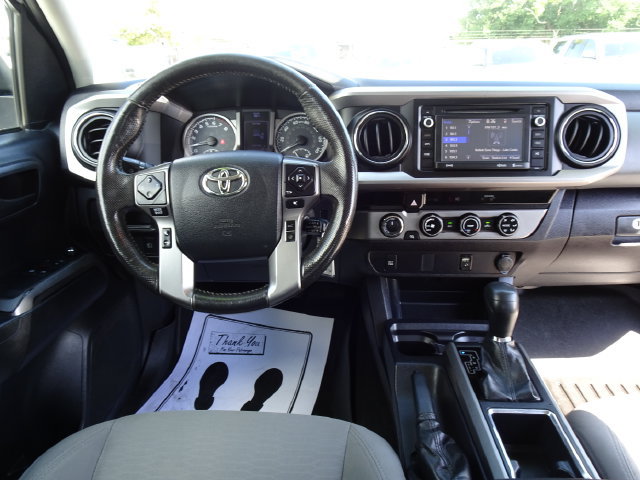 Used 2018 Toyota Tacoma SR5 AWD/4WD image 19