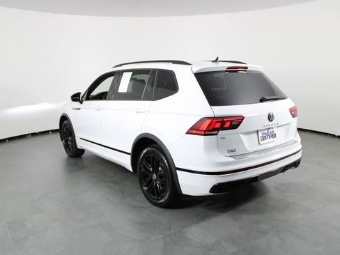 Used 2022 Volkswagen Tiguan SE R-Line image 3