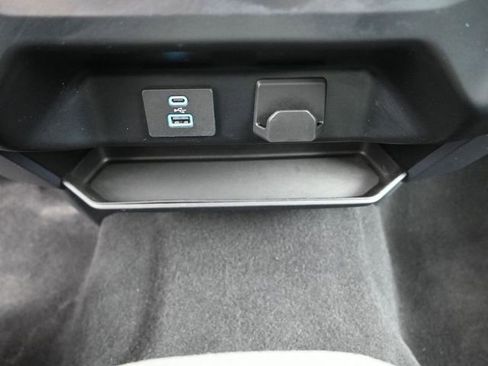 Used 2023 Ford F150 XLT image 9