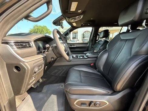 Certified 2024 Jeep Wagoneer L Series II RWD image 10