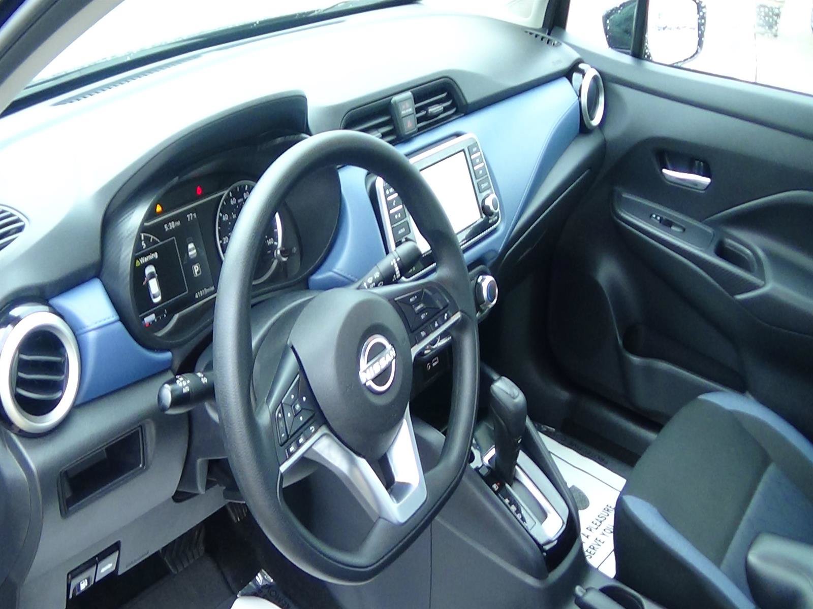 Used 2025 Nissan Versa SV FWD image 15