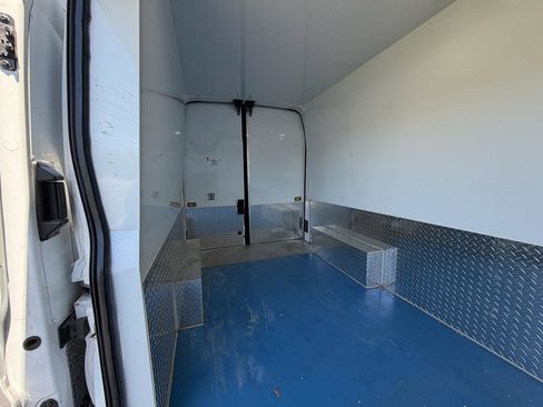 Used 2023 Ford Transit 250 148 High Roof RWD image 29