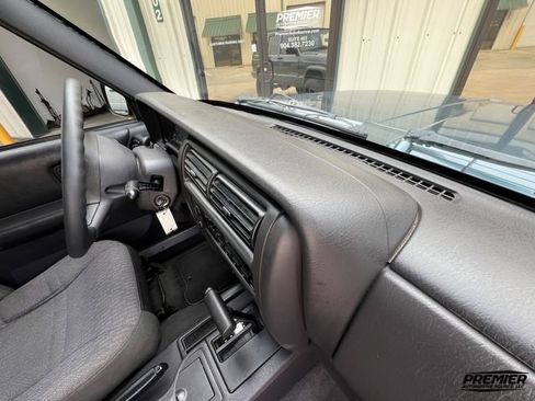 Used 1999 Jeep Cherokee Sport image 56