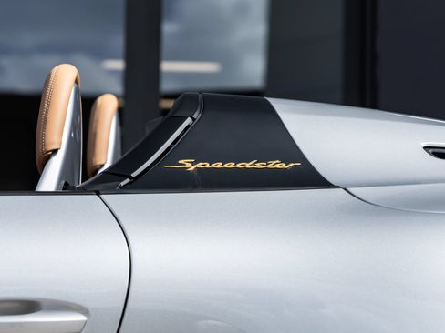 Used 2019 Porsche 911 Speedster RWD image 24