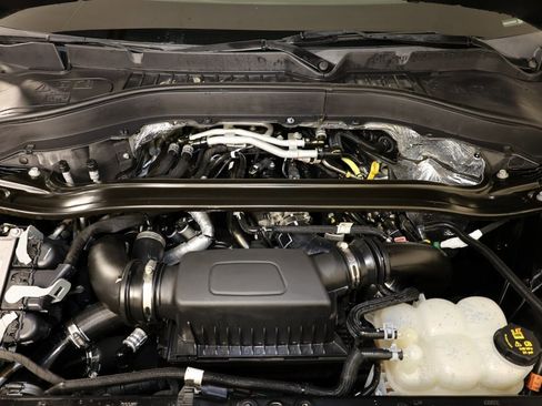 Used 2020 Ford Explorer Platinum w/ Premium Technology Package image 37