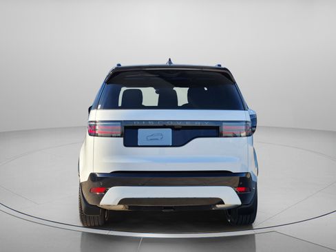 New 2026 Land Rover Discovery Dynamic SE image 4