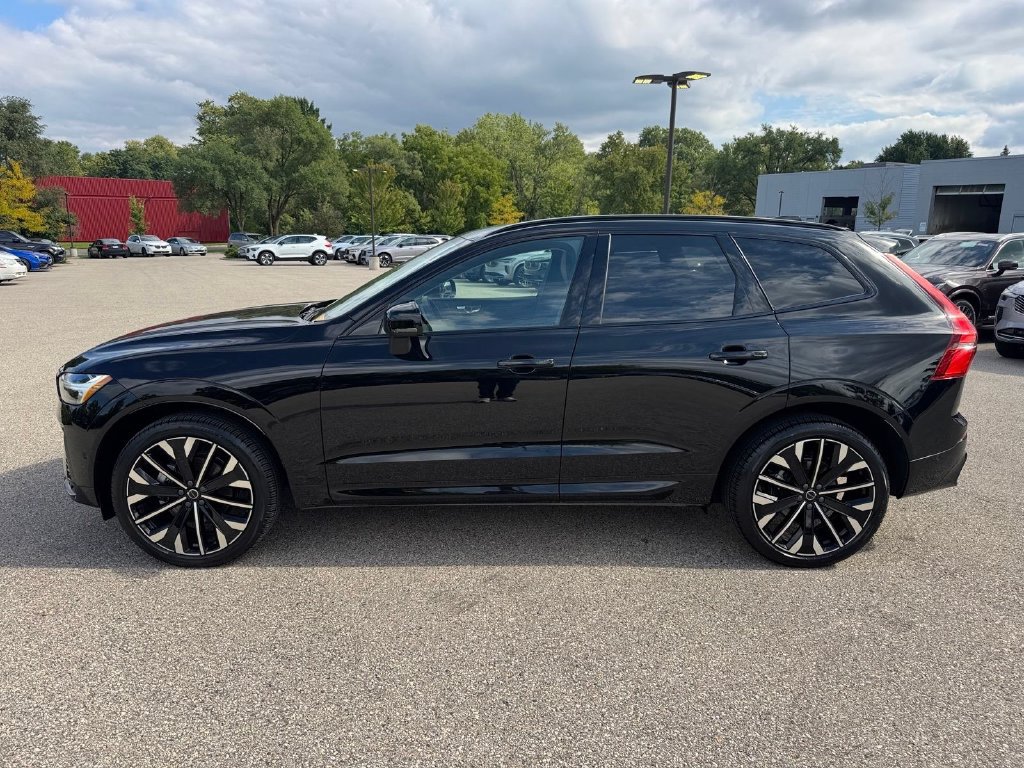 Certified 2026 Volvo XC60 B5 Ultra AWD/4WD image 2