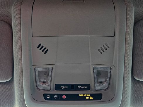 Used 2020 Chevrolet Equinox LT image 29