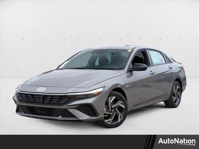 New 2025 Hyundai Elantra SEL
