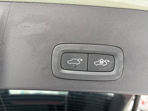 Used 2023 Volvo XC40 B5 Plus w/ Protection Package Premier image 42