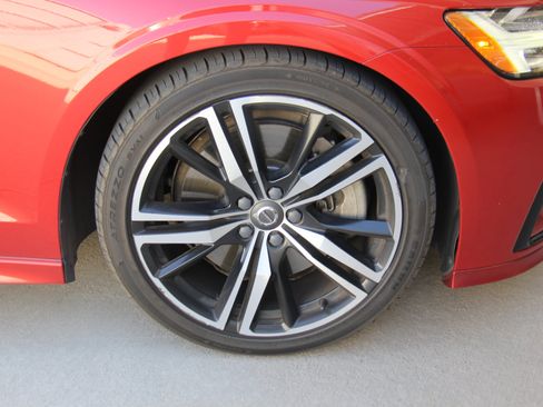 Used 2019 Volvo S60 T6 R-Design image 29