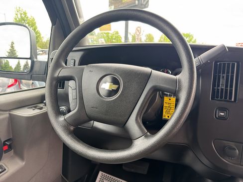 Used 2018 Chevrolet Express 3500 LT w/ LT Preferred Equipment Group RWD image 23