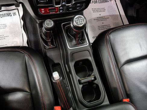 Used 2020 Jeep Gladiator Rubicon w/ Dual Top Group AWD/4WD image 30
