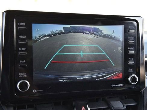 Used 2022 Toyota Corolla LE image 11