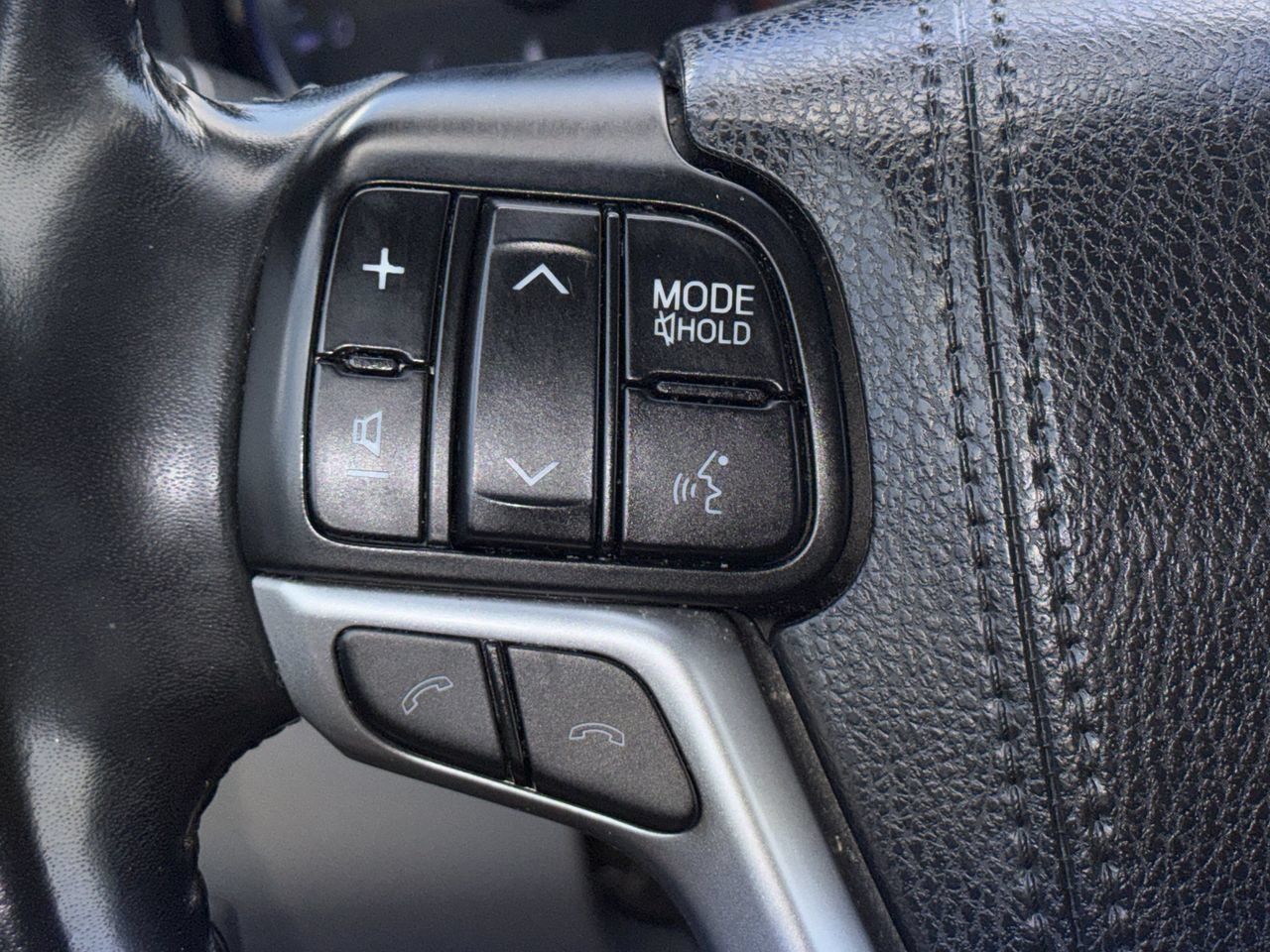 Used 2018 Toyota Highlander XLE FWD image 13
