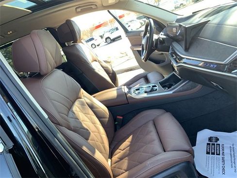 Used 2025 BMW X7 xDrive40i image 14