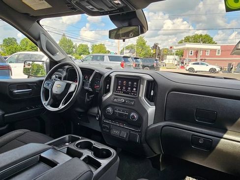 Used 2023 Chevrolet Silverado 1500 Custom AWD/4WD image 18