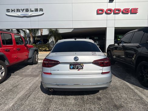 Used 2018 Volkswagen Passat 2.0T SE image 5