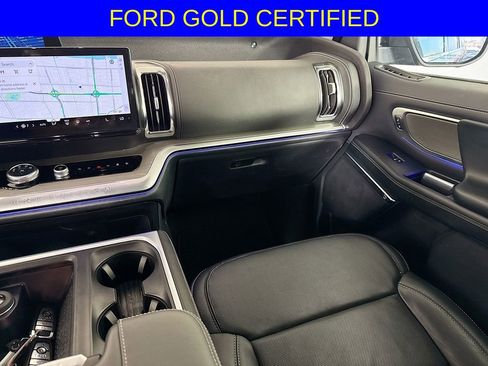 Certified 2025 Ford Expedition Max Platinum image 25