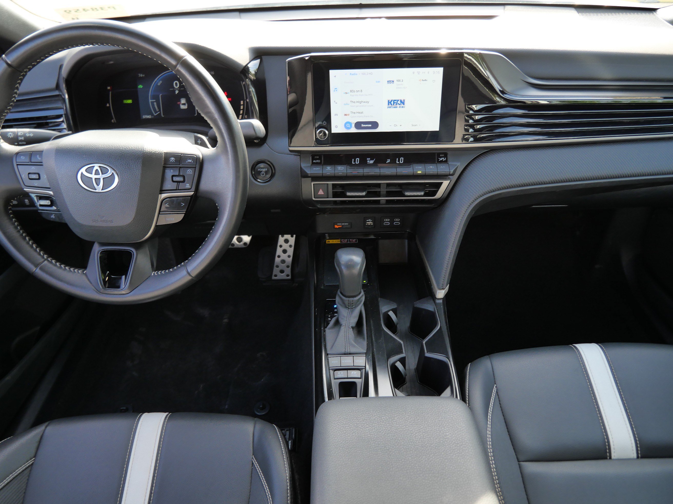 Certified 2025 Toyota Camry SE FWD image 10