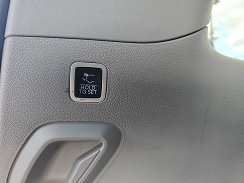 Used 2024 Jeep Wagoneer Series II w/ Flexible Seating Group RWD image 19