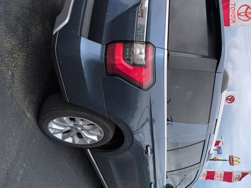 Used 2018 Ford Expedition Limited w/ Equipment Group 302A AWD/4WD image 7