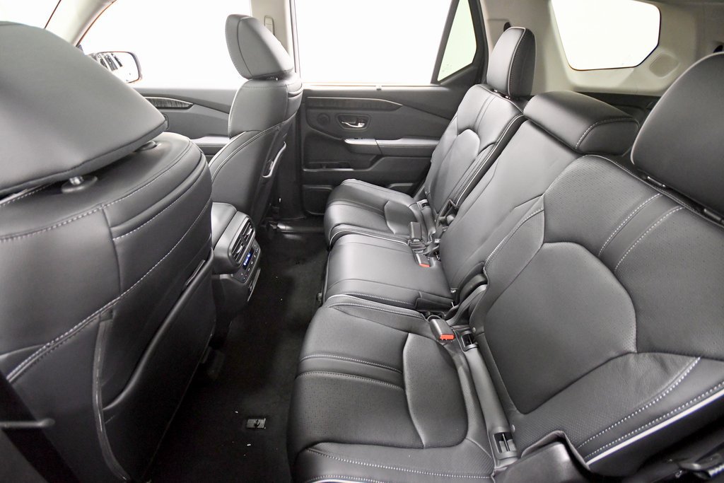 Used 2025 Honda Pilot Elite image 14