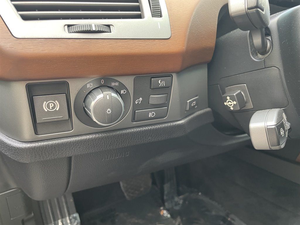 Used 2007 BMW 750i RWD image 30