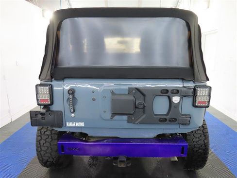 Used 2014 Jeep Wrangler Rubicon w/ Power Convenience Group image 11