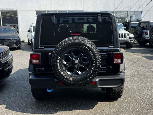 Used 2023 Jeep Wrangler Unlimited w/ Cold Weather Group AWD/4WD image 5