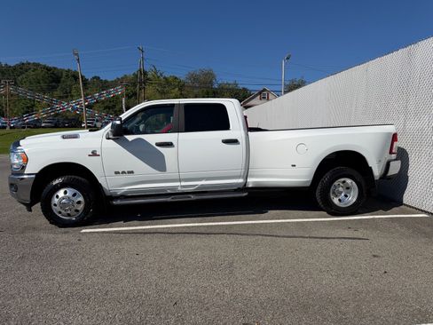 Used 2023 RAM 3500 Big Horn w/ Level 1 Equipment Group AWD/4WD image 3